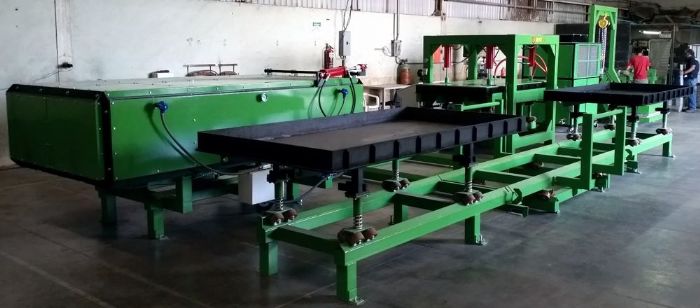MAQUINARIA PARA FABRICAR TABLEROS DE PLASTICO