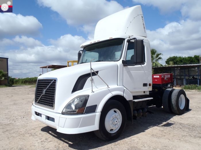 TRACTOCAMION VOLVO VNL42T (GM105440)