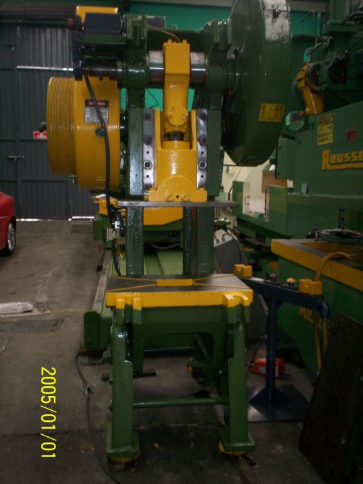 TROQUELADORA 45 TONS.