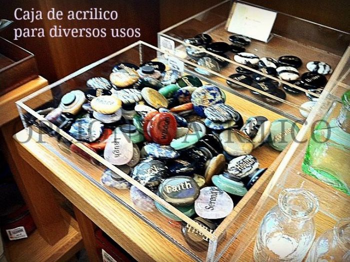 Caja de acrílico para diversos usos