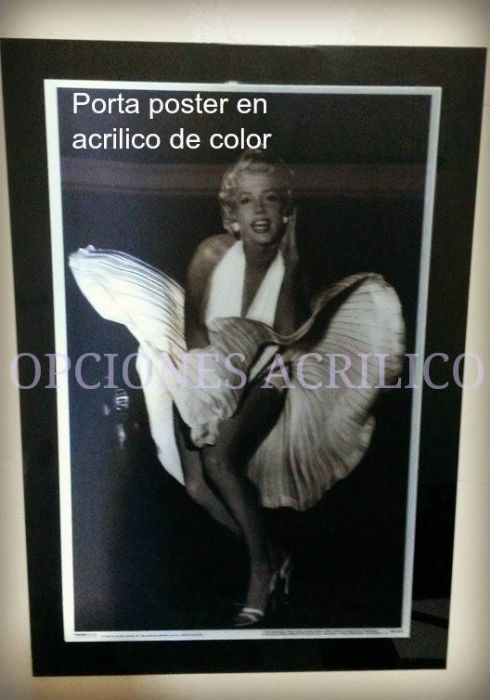 Porta poster en acrílico de color