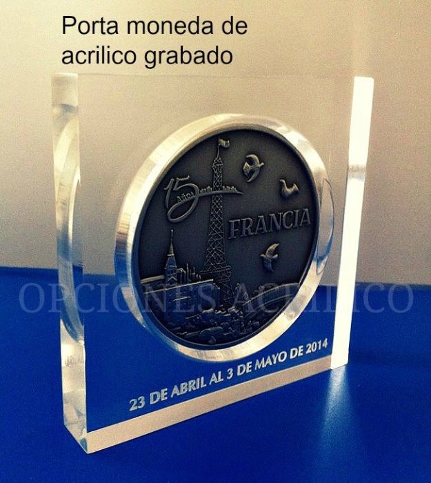 Porta moneda de acrílico grabada