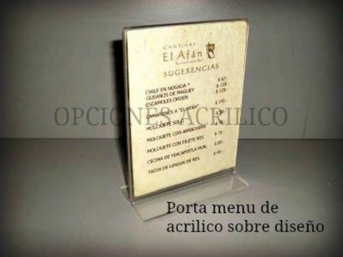 Porta menú de acrílico sobre diseño
