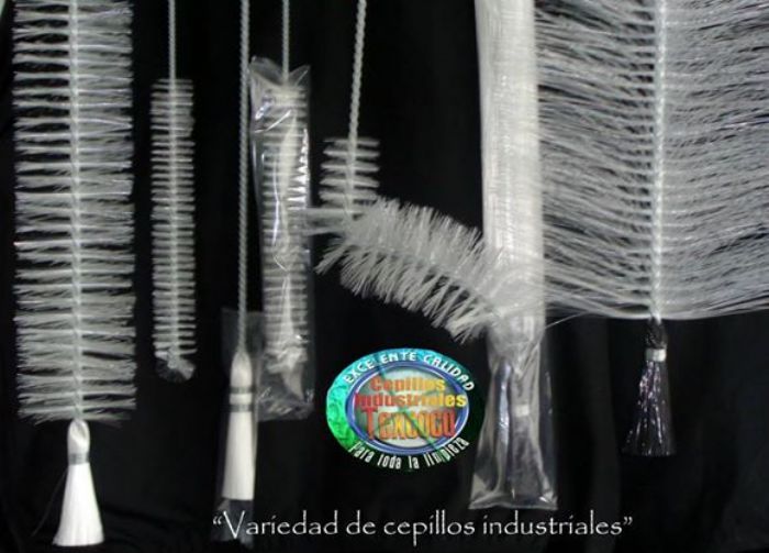 CEPILLOS PARA EL LAVADO INTERIOR DE GARRAFON