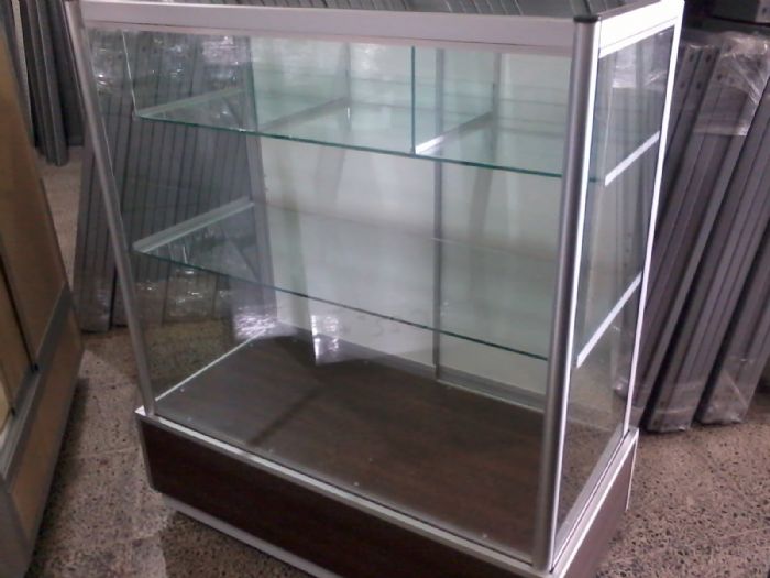 MOSTRADORES Y VITRINAS DE EHIBICION COMERCIAL