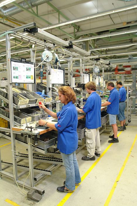 Estaciones de trabajo, Racks, Dispensadores, Guardas, Estructuras Industriales