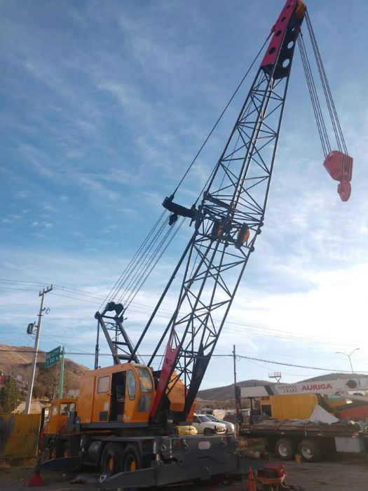 GRUA 90 TON