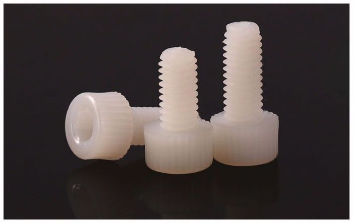 Tornillos de plastico 