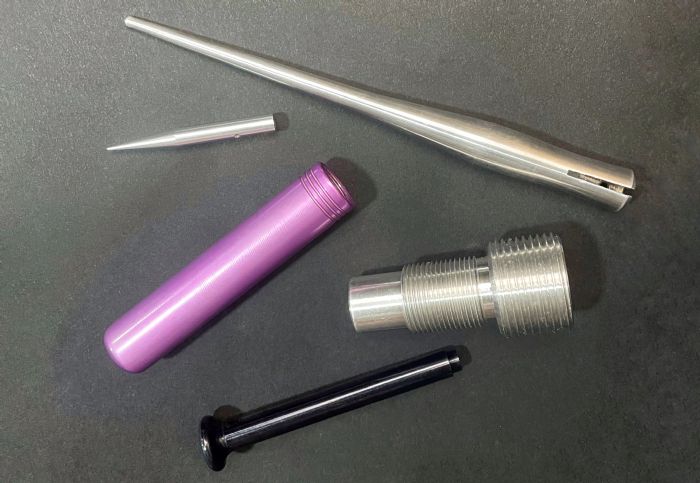 Componentes de aluminio natural y anodizado