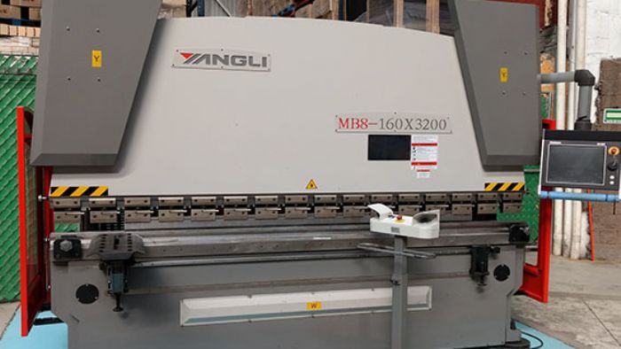 DOBLEZ DE LAMINA DE ALUMINIO