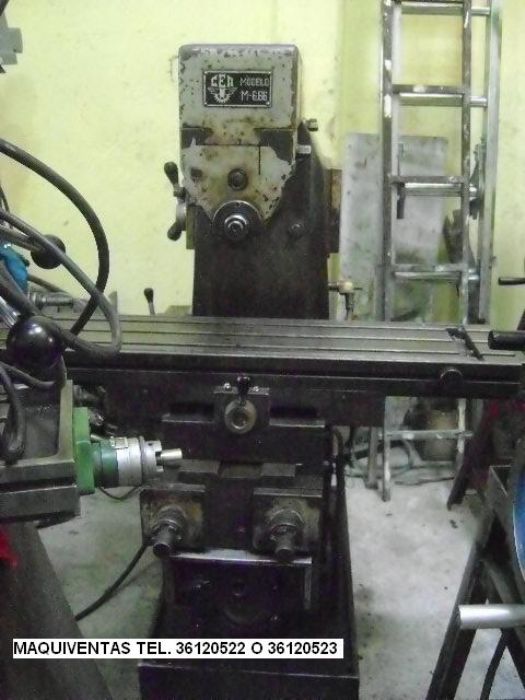 FRESADORA  UNIVERSAL