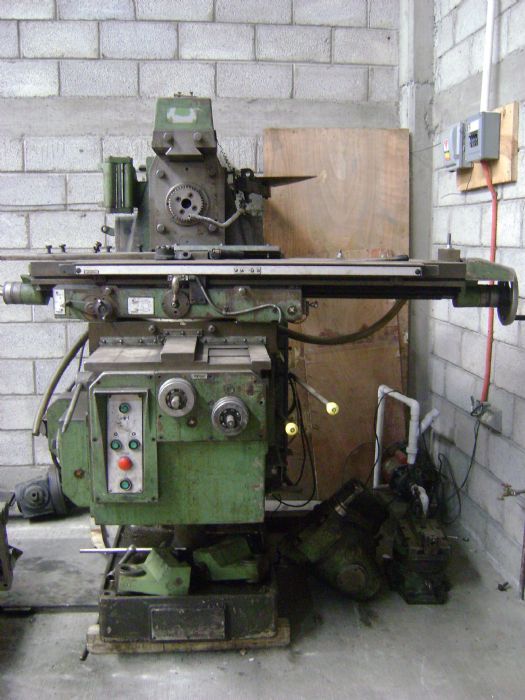 FRESADORA UNIVERSAL LAGUN