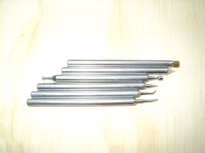ESTUCHE PROFESIONAL DE REPUJADO ALUMINIO
