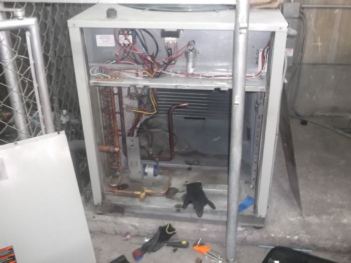 Servicio de Mantenimiento a Equipos de Aire Acondiconado