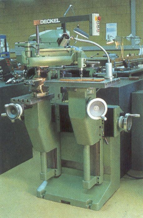 PANTOGRAFO TRIDIMENSIONAL DECKEL