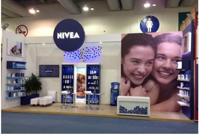 Expo WalMart Stand Nivea