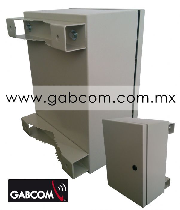 Gabinete nema 4 con abrazadera para fijacion