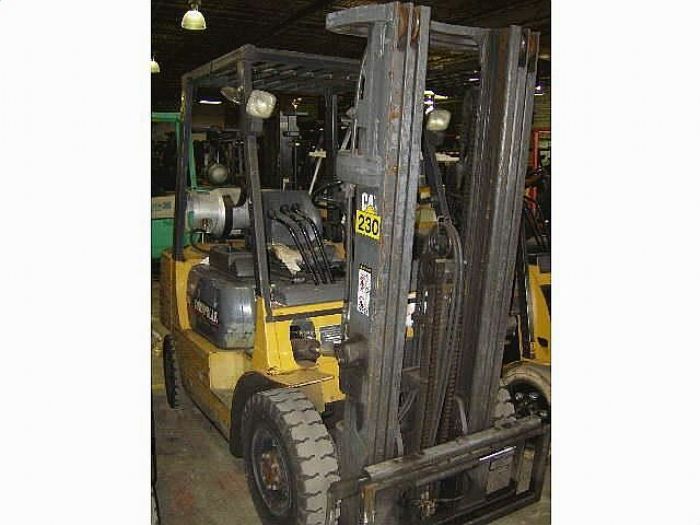 MONTACARGAS CATERPILLAR GP25