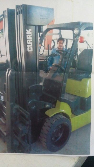 Monta Carga marca Clark