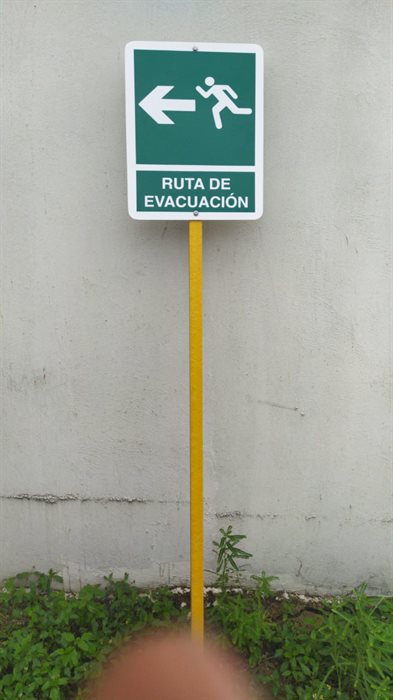 SEÑALAMIENTOS VIALES Y DE EVACUACION