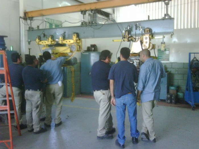 Entrenamiento de Operacion de Gruas Viajeras