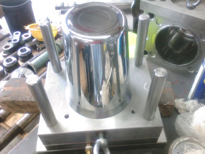 Diseño de moldes para inyeccion de plastico y metales ligeros