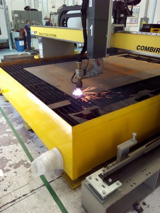 Corte de placa por plasma 
