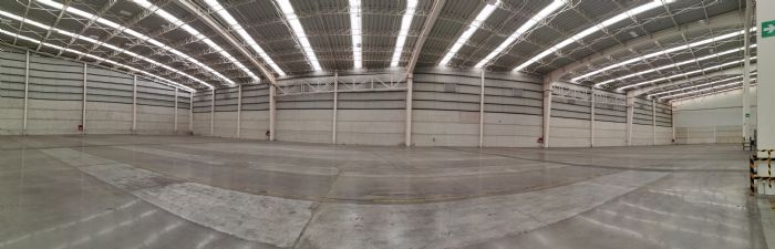 10,000 m2 de almacén 