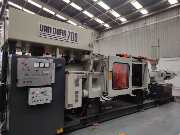 MAQUINA DE INYECCION DE PLASTICO VAN DORN 700
