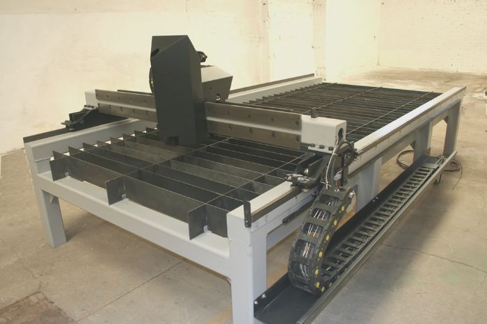 Mesa robotica CNC para corte con plasma