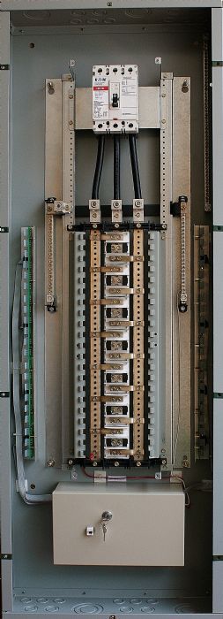 Breaker Command Tablero alumbrado inteligente 42 polos, 250 A.