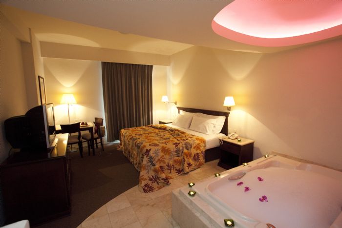 JR. SUITE