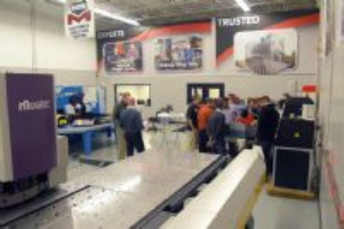 SOLUCIONES DE FABRICACION PARA DOBLEZ DE LAMINA