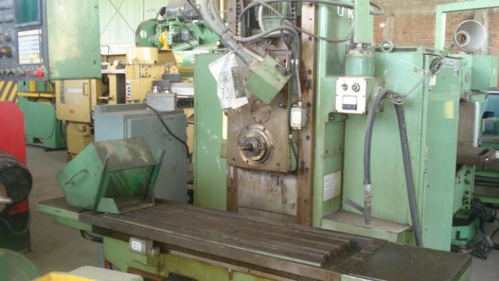 FRESADORA CNC