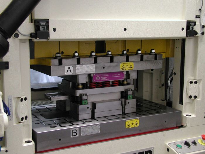 Sistema de cambio rápido para moldes