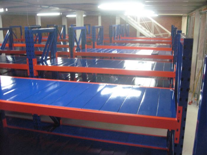 FABRICANTES DE RACKS