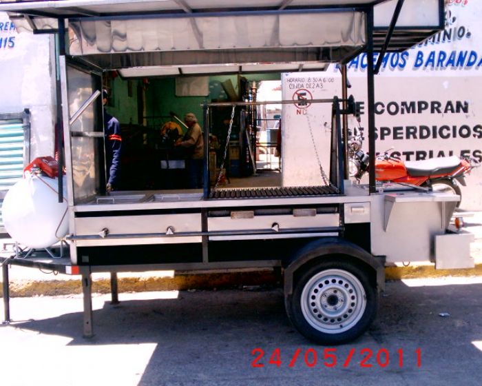 Elaboracion de remolques para carne asada