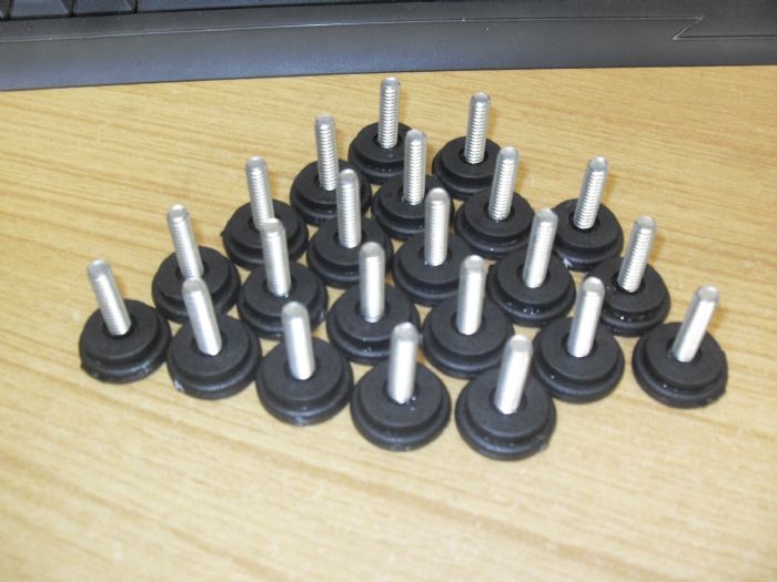 INYECCION DE PLASTICO NIVELADORES REGATONES