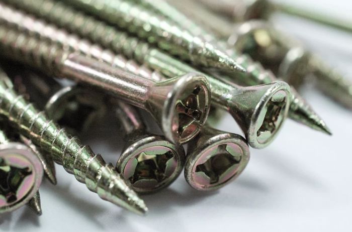 Tornillos de clavo