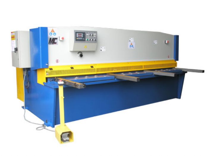 Cizalla hidráulica para corte de lámina de metal 6x3200 mm