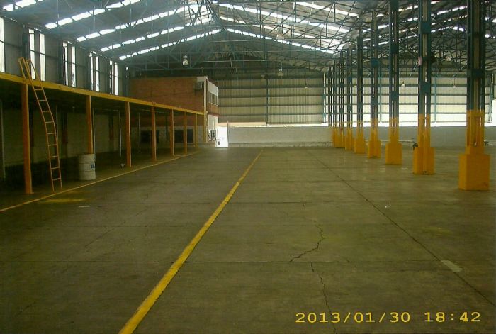 Bodega Comercial Guadalajara Calz Gonzalez Gallo esquina