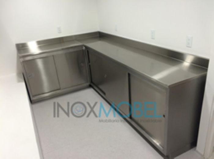 Gabinetes de acero inoxidable para laboratorio