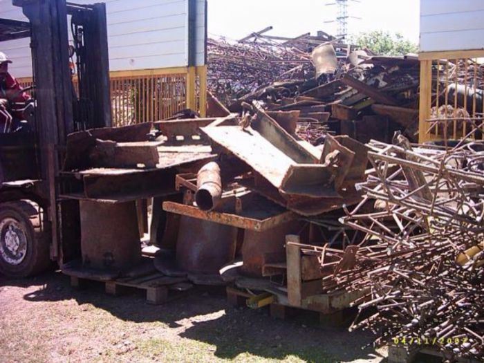 Compramos :Placa y estructura, retorno industrial ,lamina negra ,chatarra tel'36221256