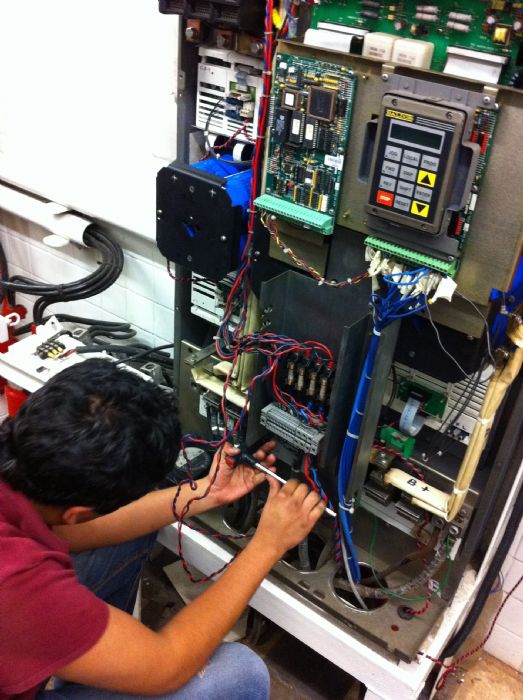 Venta y Reparacion de Inversores, Controles de CD y Motores