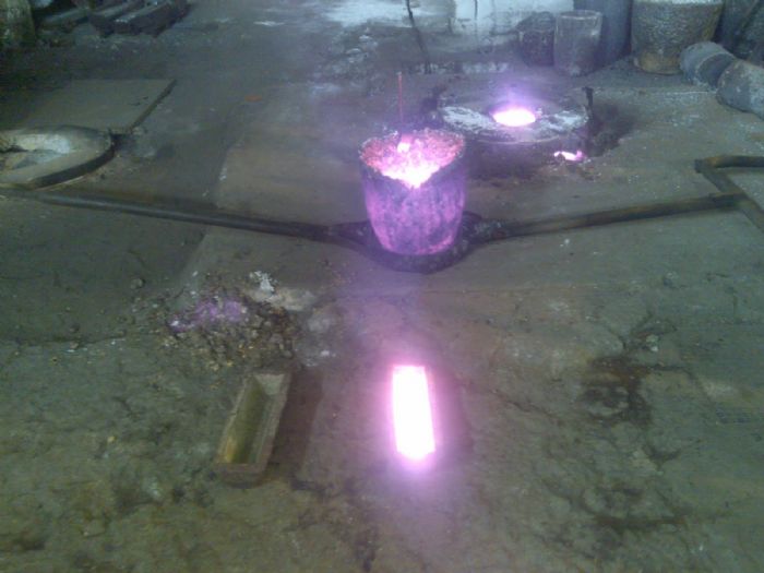 Lingoteo de bronce