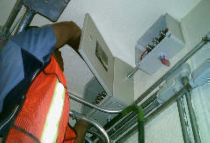 mantenimiento a instalaciones electricas