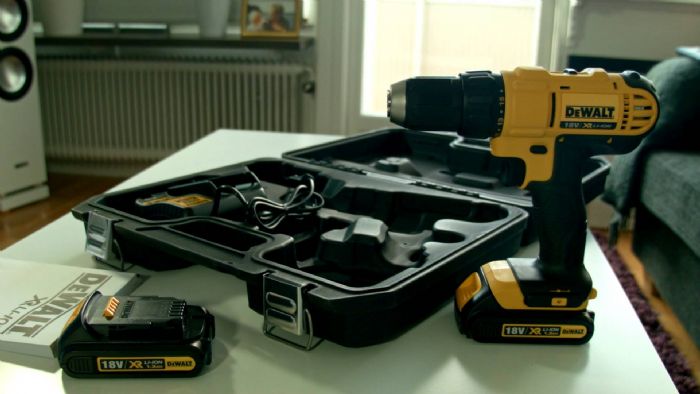 TALADRO ATORNILLADOR INALAMBRICO 20V DE 1/2" DEWALT DCD771C2