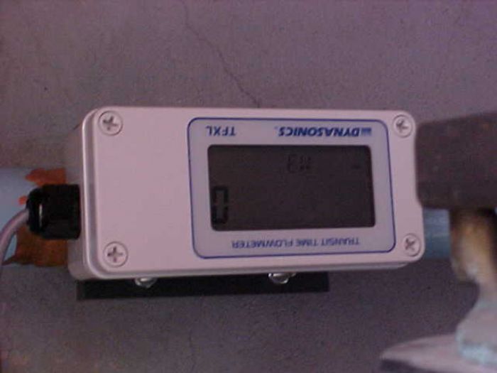 MEDIDOR DE FLUJO ULTRASONICO PARA LIQUIDOS LIMPIOS DE BAJO COSTO