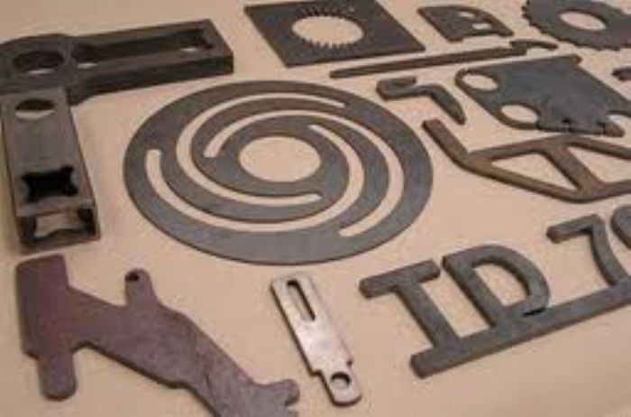 CORTE DE PLACA DE ACERO POR PLASMA CNC