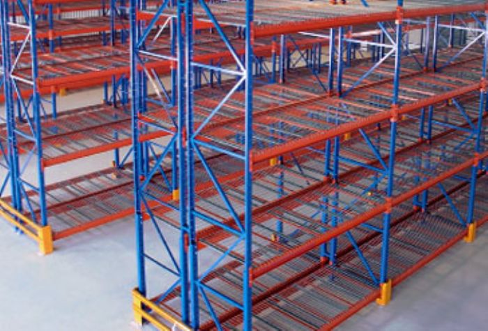 RACKS, ENTREPISOS Y SISTEMAS DE ALMACENAMIENTO